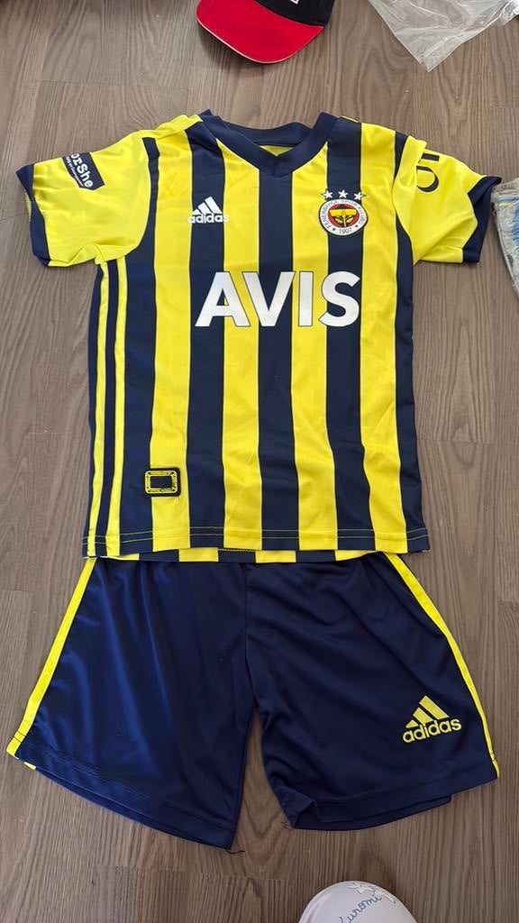 voetbal tenue/adidas, Maat XS of kleiner, Ophalen of Verzenden, Zo goed als nieuw, Set
