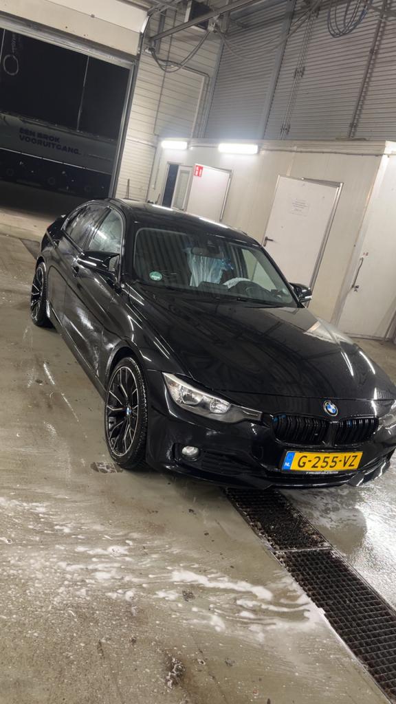 BMW 3-Serie 1.6 316I 2013 Zwart, Auto's, 1360 kg, 4 cilinders, Zwart, 75 €/maand