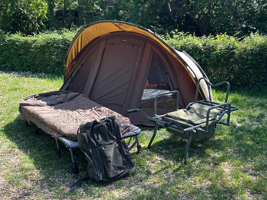 Complete karper bivvy-set (weinig gebruikt), Ophalen, Gebruikt, Complete set