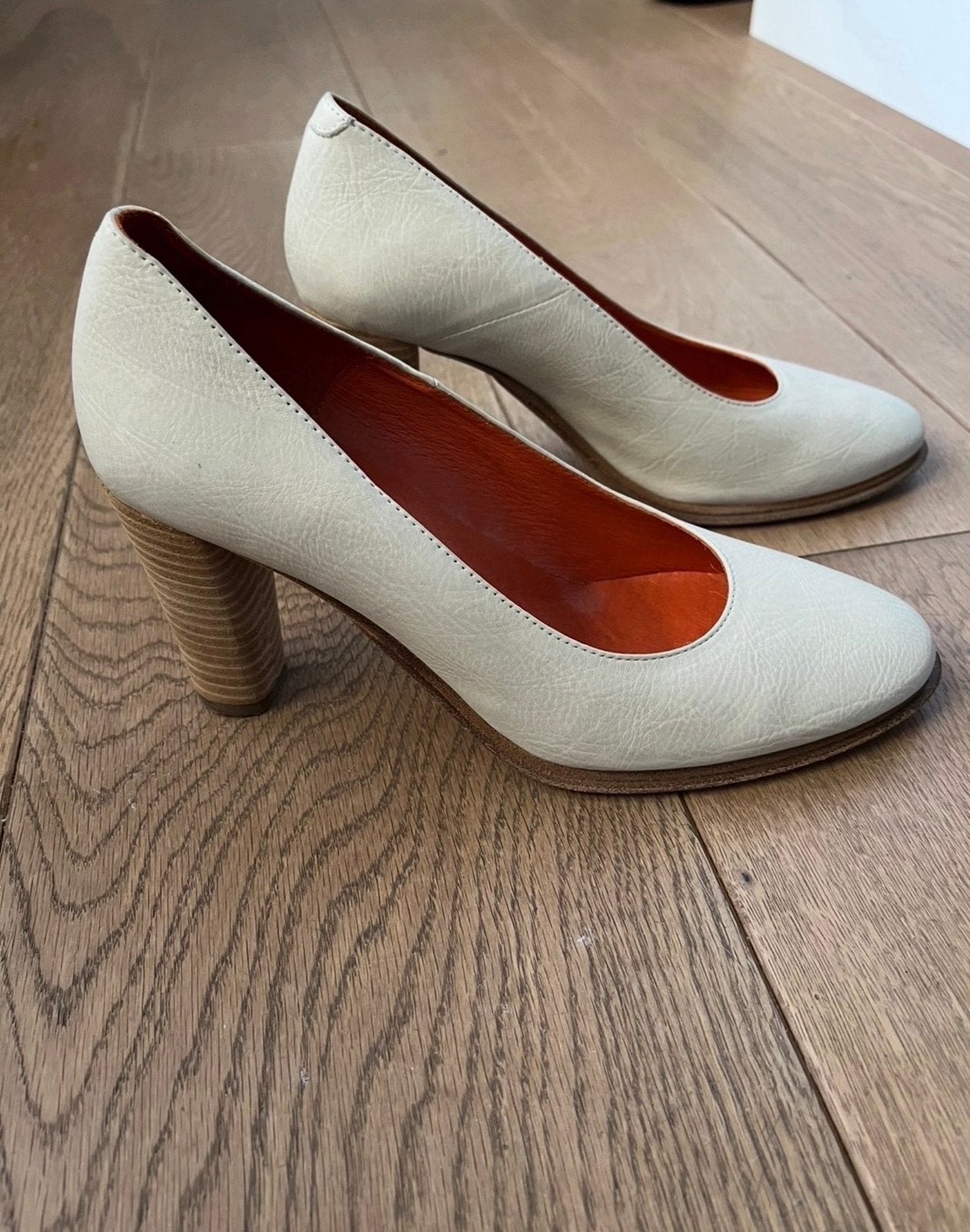 Pumps Fred de la Bretoniere, Ophalen, Pumps, Beige, Zo goed als nieuw
