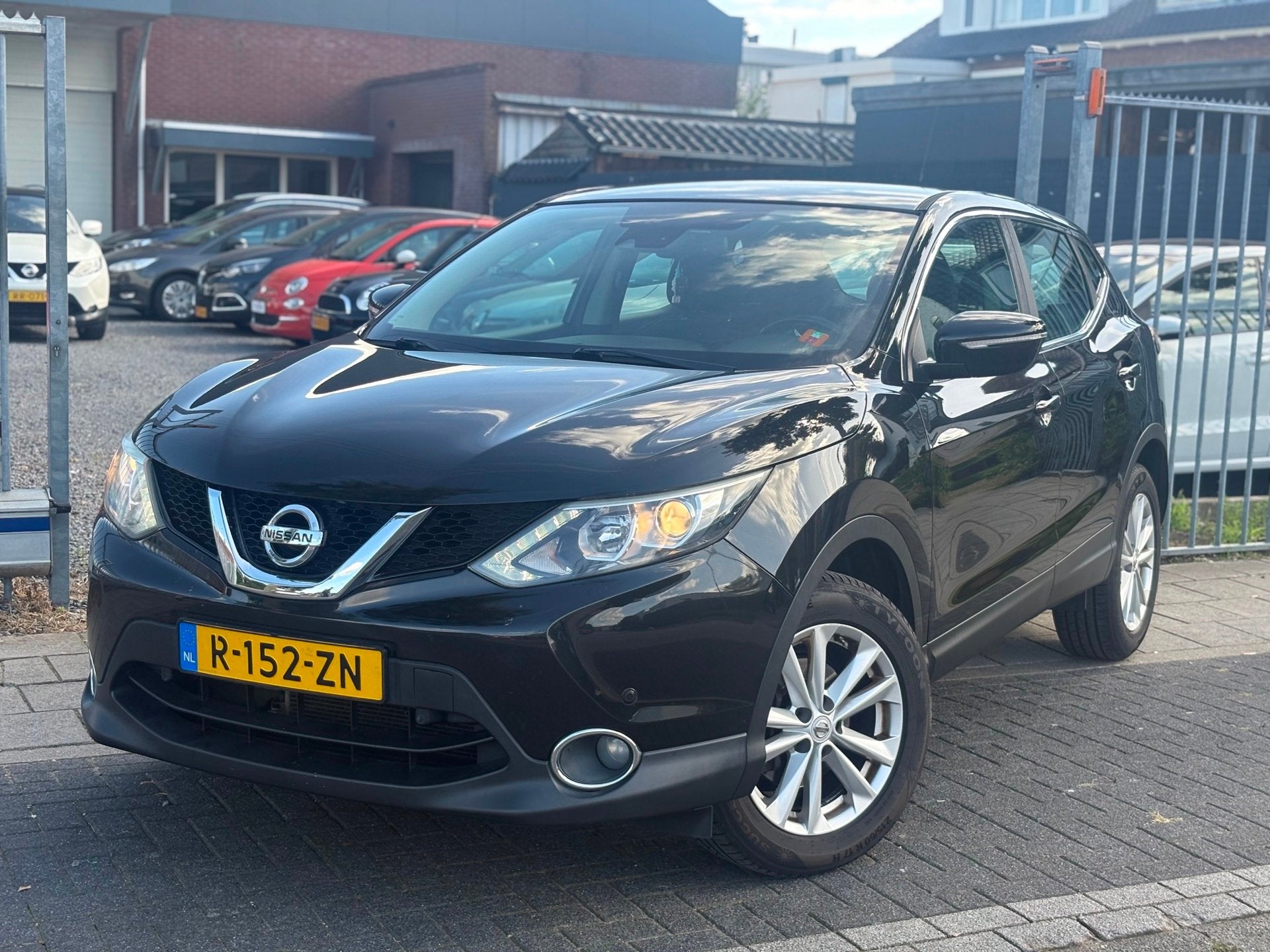 Nissan Qashqai 1.2 Connect Edition | Navigatie | A.Camera |, Auto's, Voorwielaandrijving, Euro 5, Stof, Gebruikt