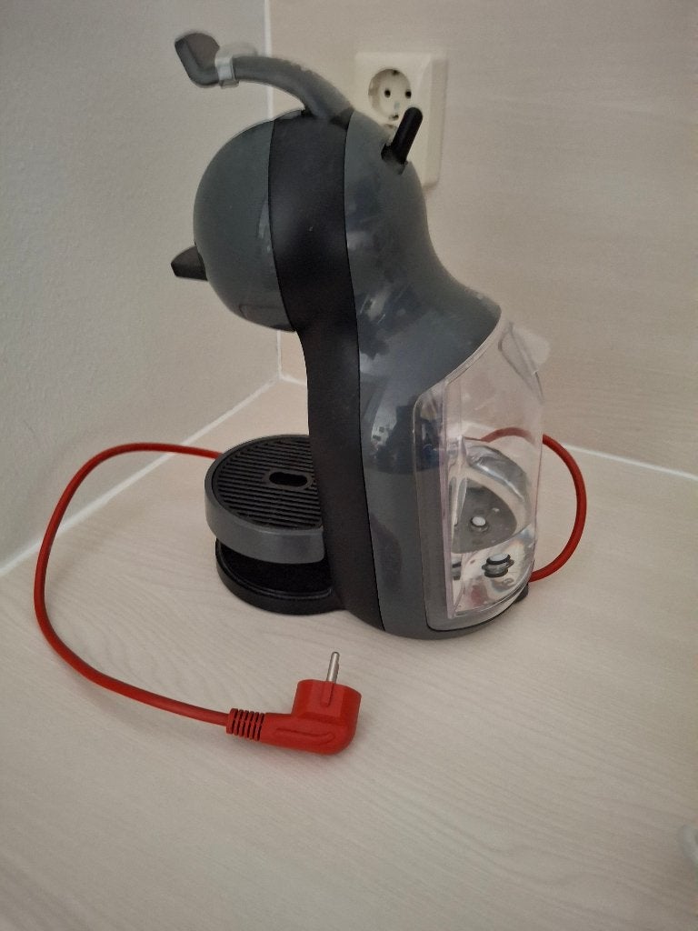 koffie machine Dolce Gusta € 27.50, Witgoed en Apparatuur, Koffiezetapparaten, Ophalen, Zo goed als nieuw, Koffiemachine, Koffiepads en cups