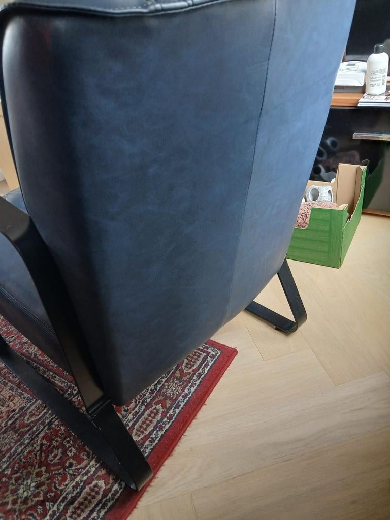 2 x Blauwe fauteuil stoelen. (Ook per stuk mogelijk), Huis en Inrichting, Fauteuils, Ophalen, Gebruikt, 75 tot 100 cm, 50 tot 75 cm