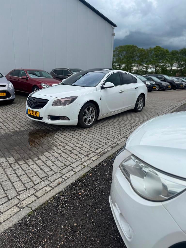Opel Insignia 2.0 CDTI Cosmo, Euro 5, Zwart, 4 cilinders, Wit