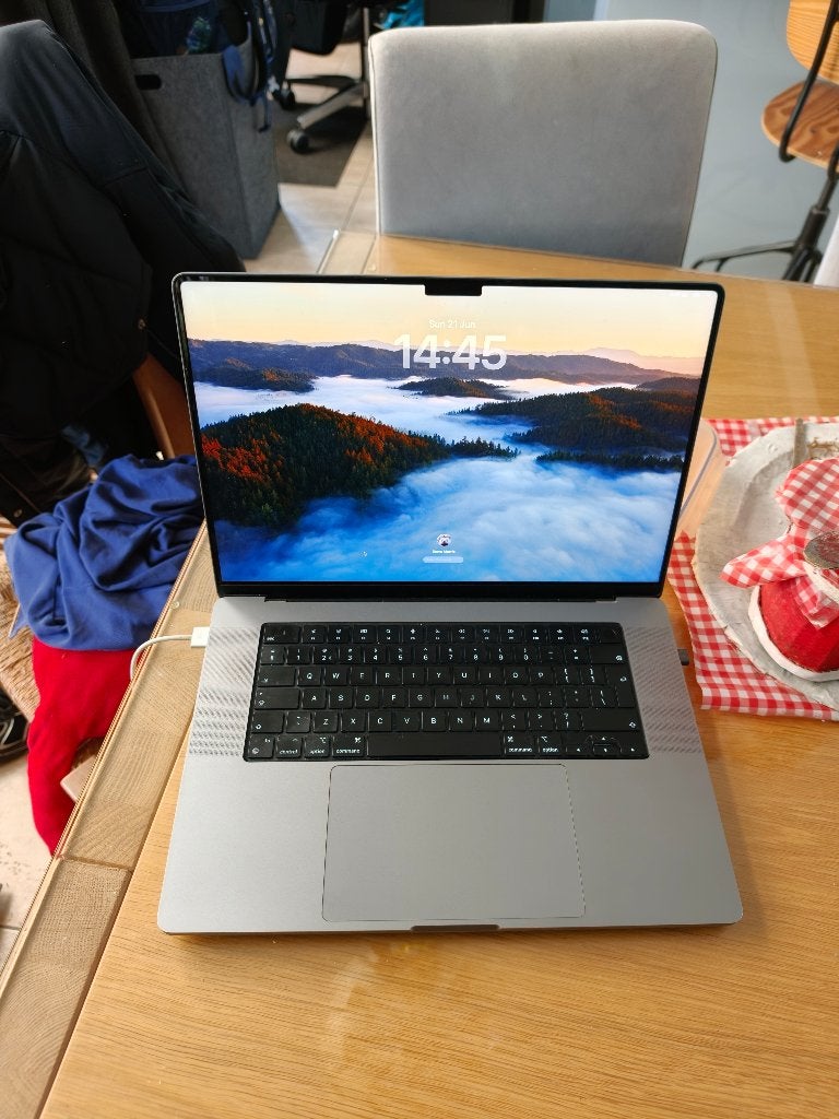 Apple MacBook Pro 16" (2021) — M1 Pro — 16GB — 512GB, Computers en Software, Apple Macbooks, Zo goed als nieuw, 16 inch, 4 Ghz of meer