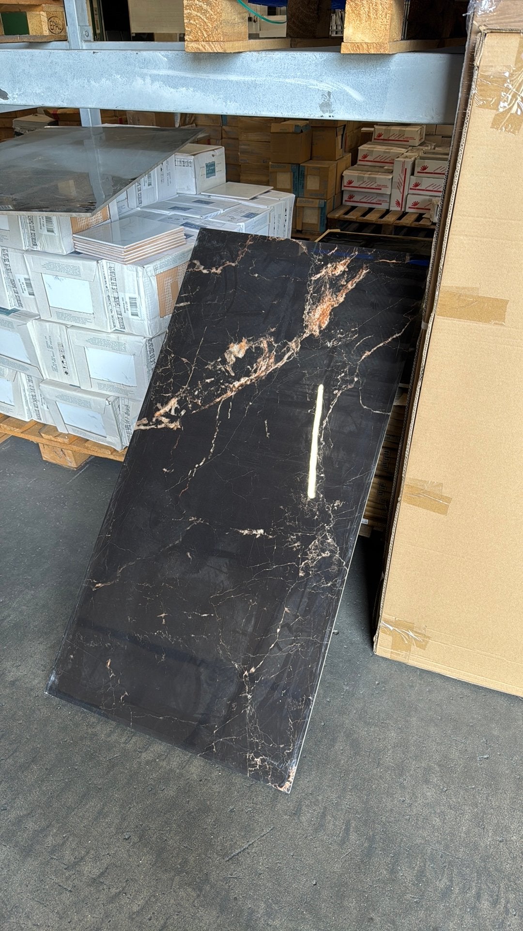 60x120 keramische marmerlook tegel zwart met goud, Doe-het-zelf en Verbouw, Tegels, Ophalen, 60 cm of meer, Keramiek, Zo goed als nieuw