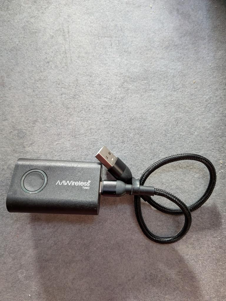AVWireless TWO Adapter met USB-kabel, Ophalen of Verzenden, Zo goed als nieuw, Minder dan 2 meter, Overige kabels
