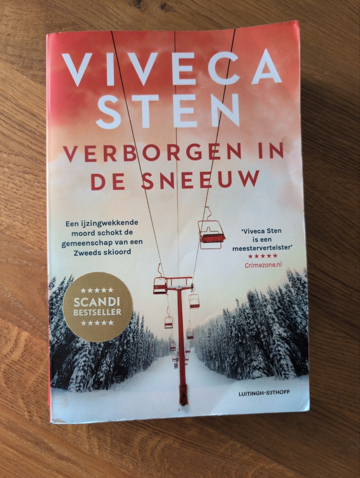 Viveca Sten - Verborgen in de Sneeuw (Gelezen), Boeken, Ophalen of Verzenden