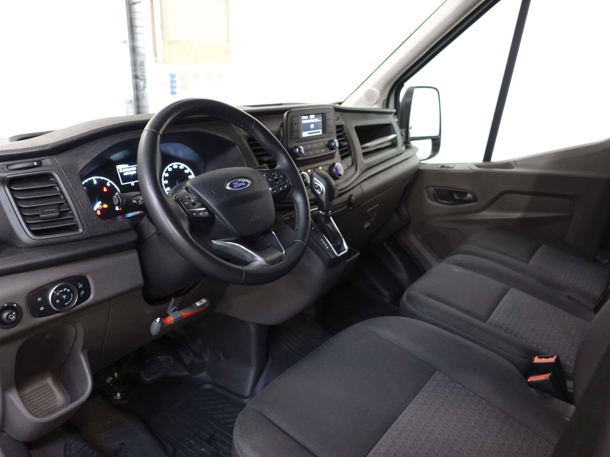Ford Transit 330 2.0 TDCI L3H2 Trend Automaat Airco Trekhaak, Stof, Euro 6, 4 cilinders, 129 pk