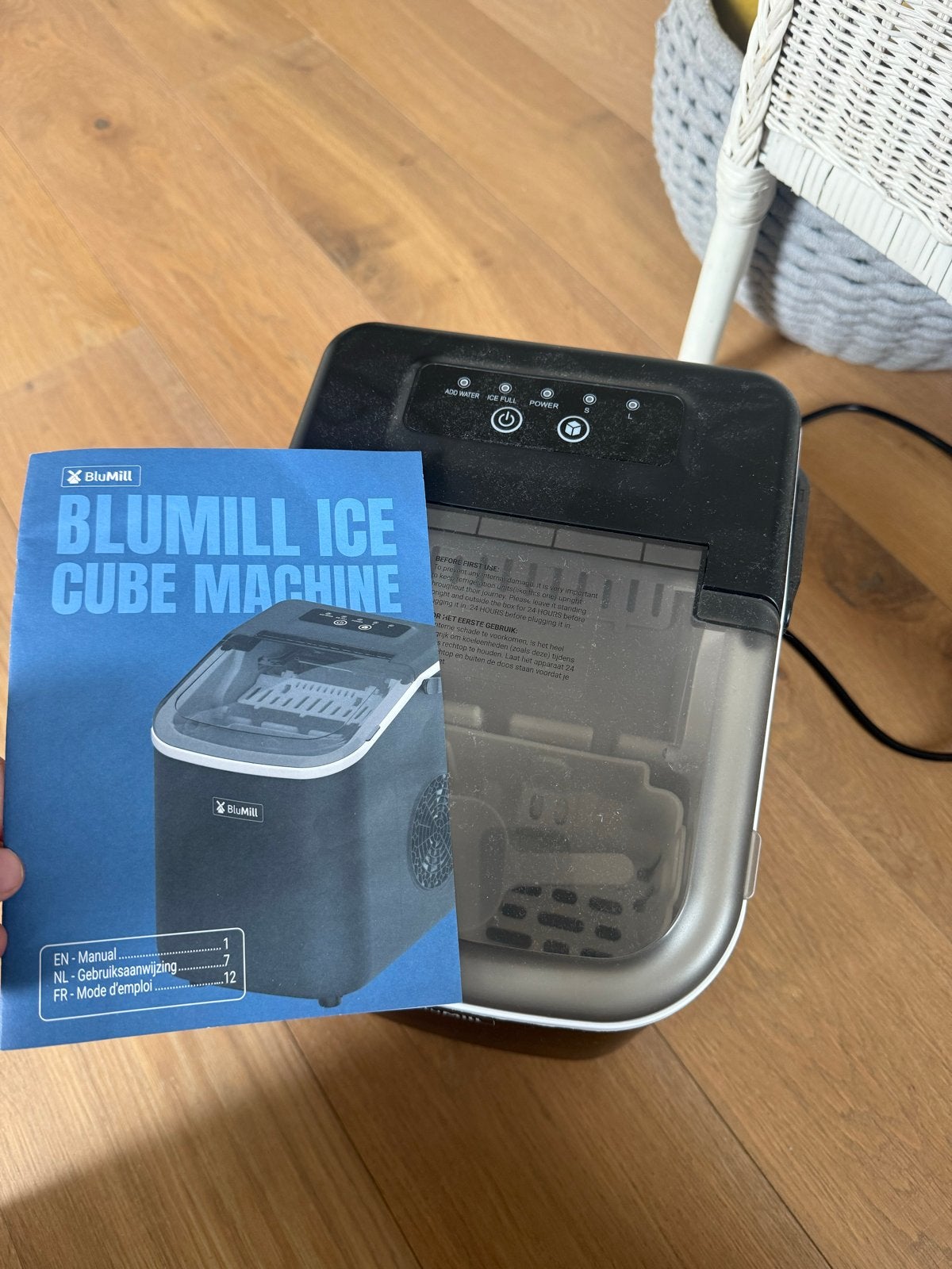 Blumill IJs blokjes machine - Perfect voor koude drankjes!, Ophalen of Verzenden, Zo goed als nieuw