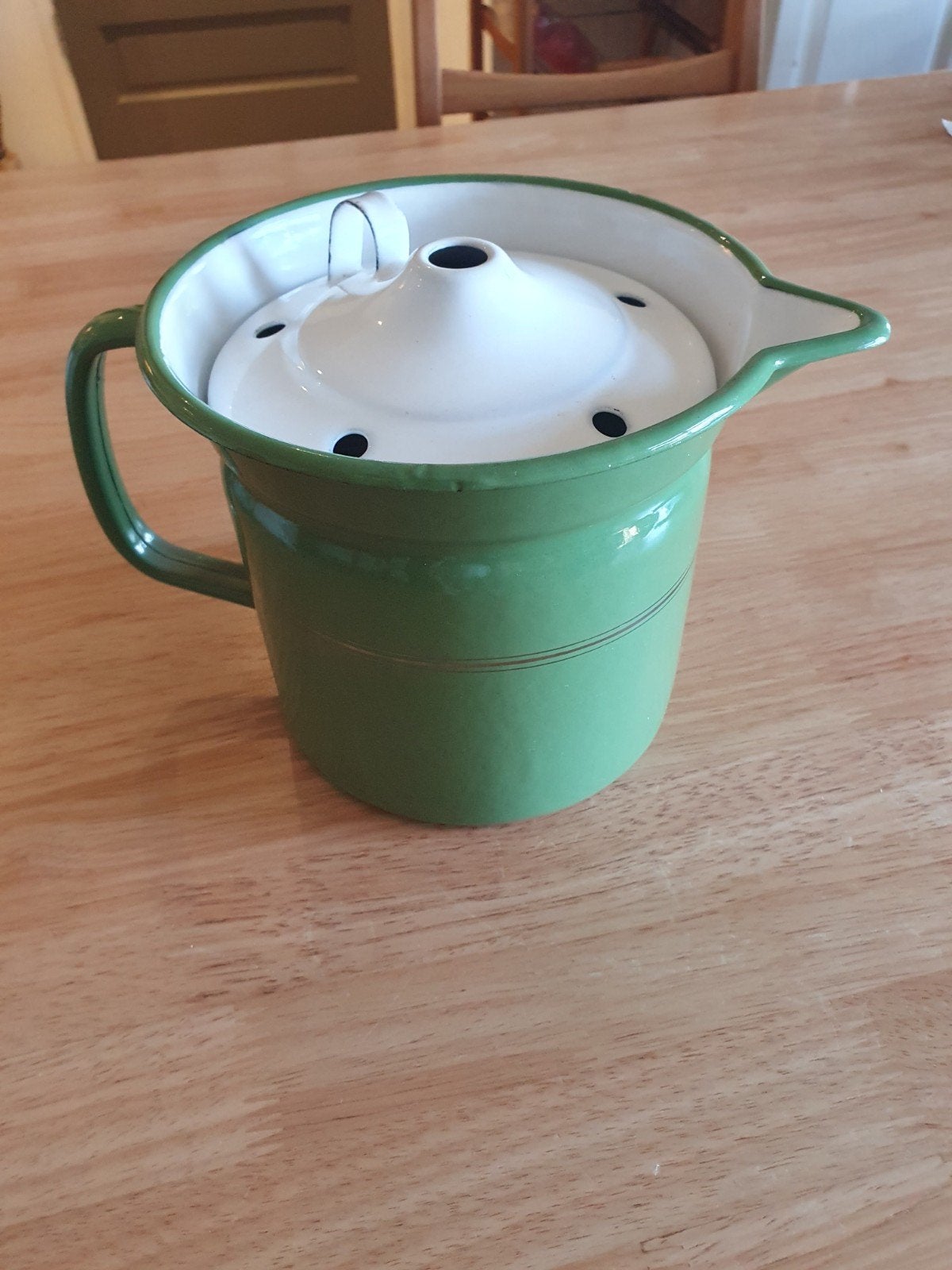 Emaille melkkan melkkoker reseda groen met deksel, Ophalen of Verzenden