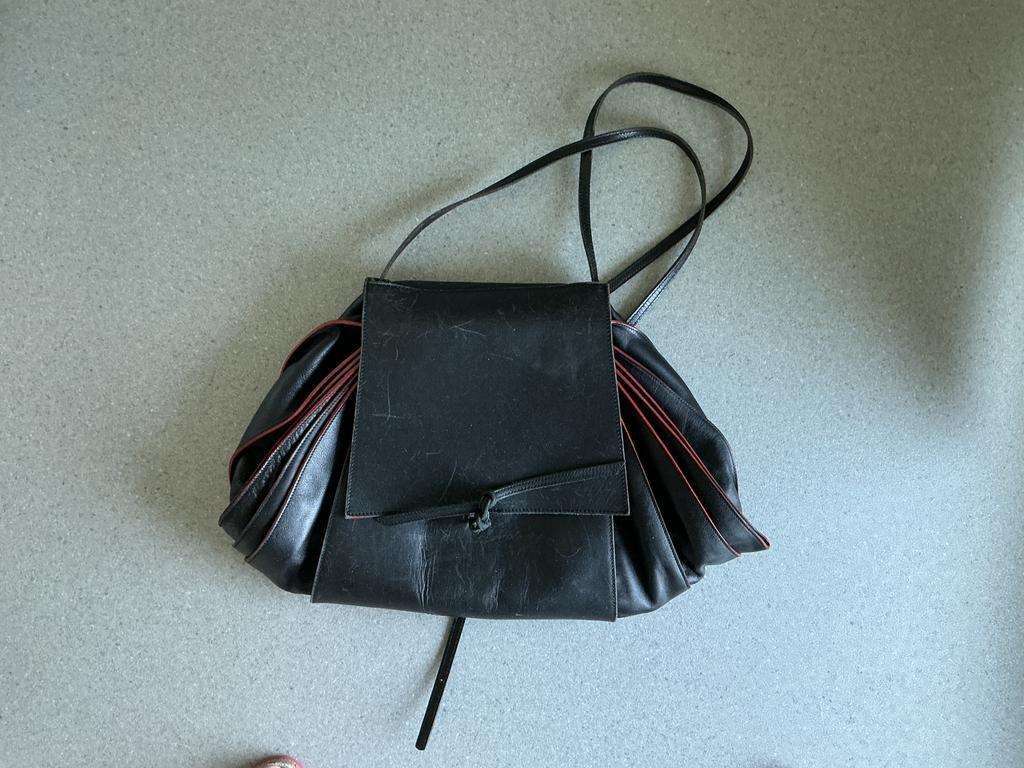 Hester van Heegen Rug/ schoudertas Designmerk “Vlindetas”, Sieraden, Tassen en Uiterlijk, Ophalen of Verzenden, Gebruikt, Zwart