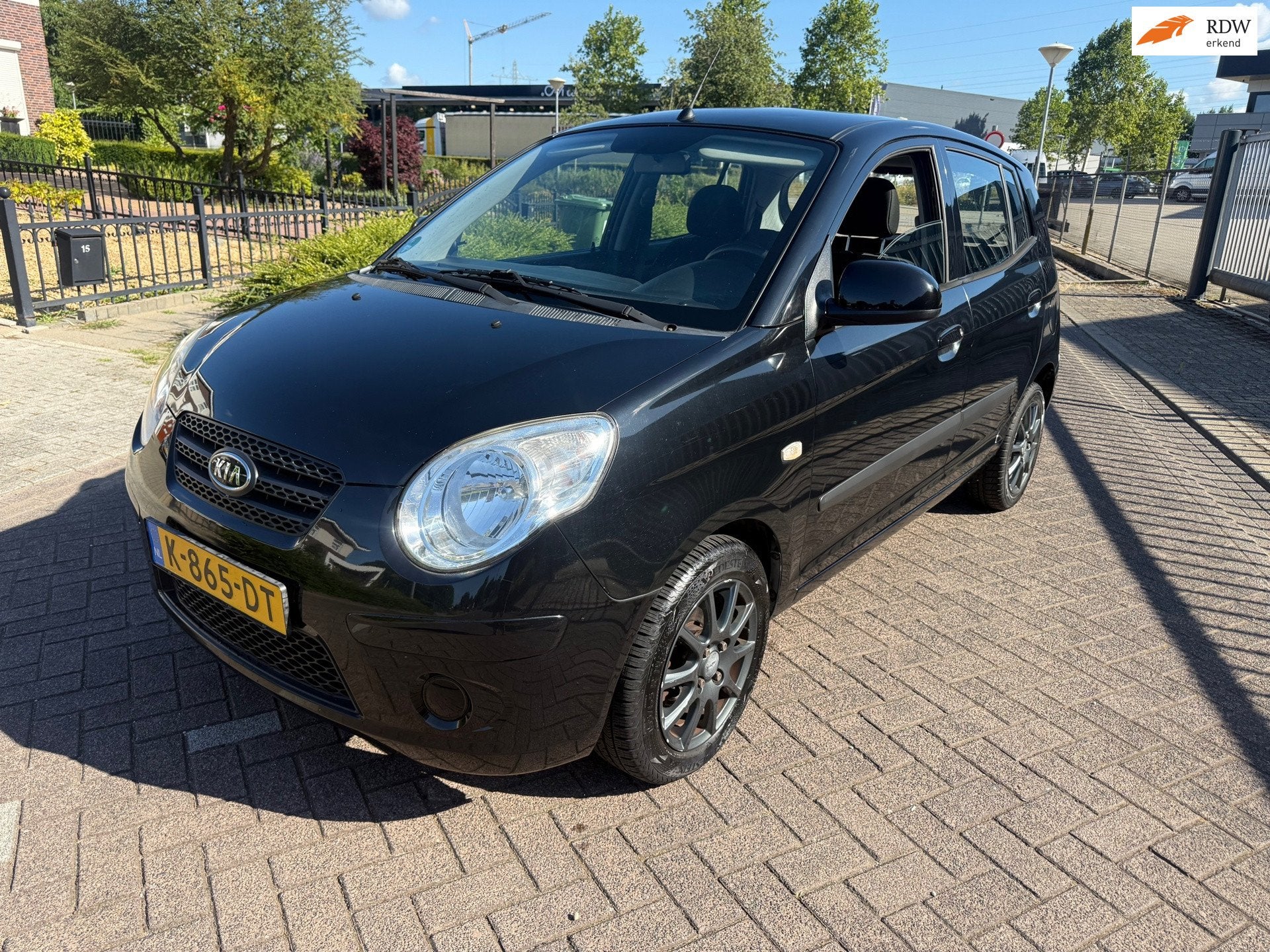 Kia Picanto 1.1 fifteen LAGEKM* NWE APK*, Auto's, Gebruikt, 4 cilinders, 400 kg, Zwart