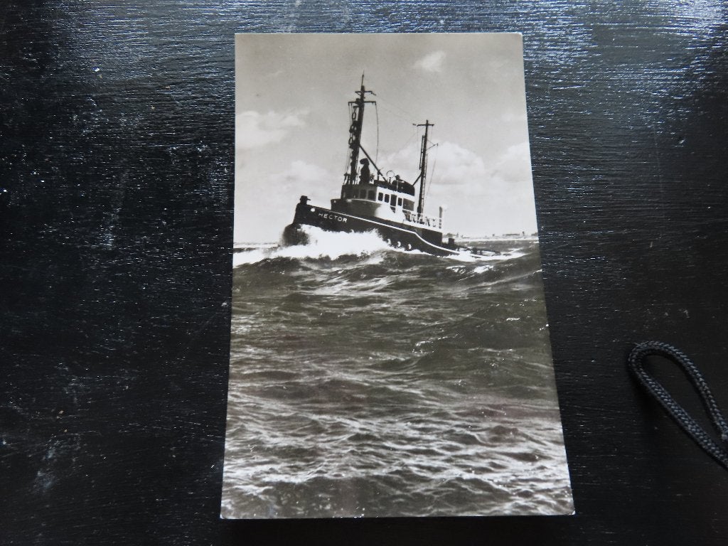 ansichtkaart sleepboot "Hector" Wijsmuller, Ophalen of Verzenden, Motorboot, Kaart, Foto of Prent