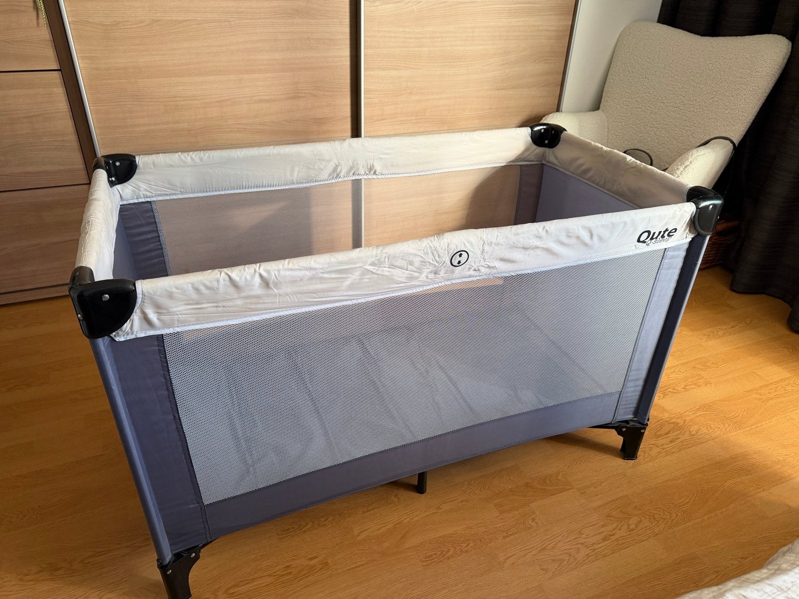 Qute Q-sleep Campingbedje met matrasje, Kinderen en Baby's, Ophalen, Gebruikt, Minder dan 140 cm, Matras