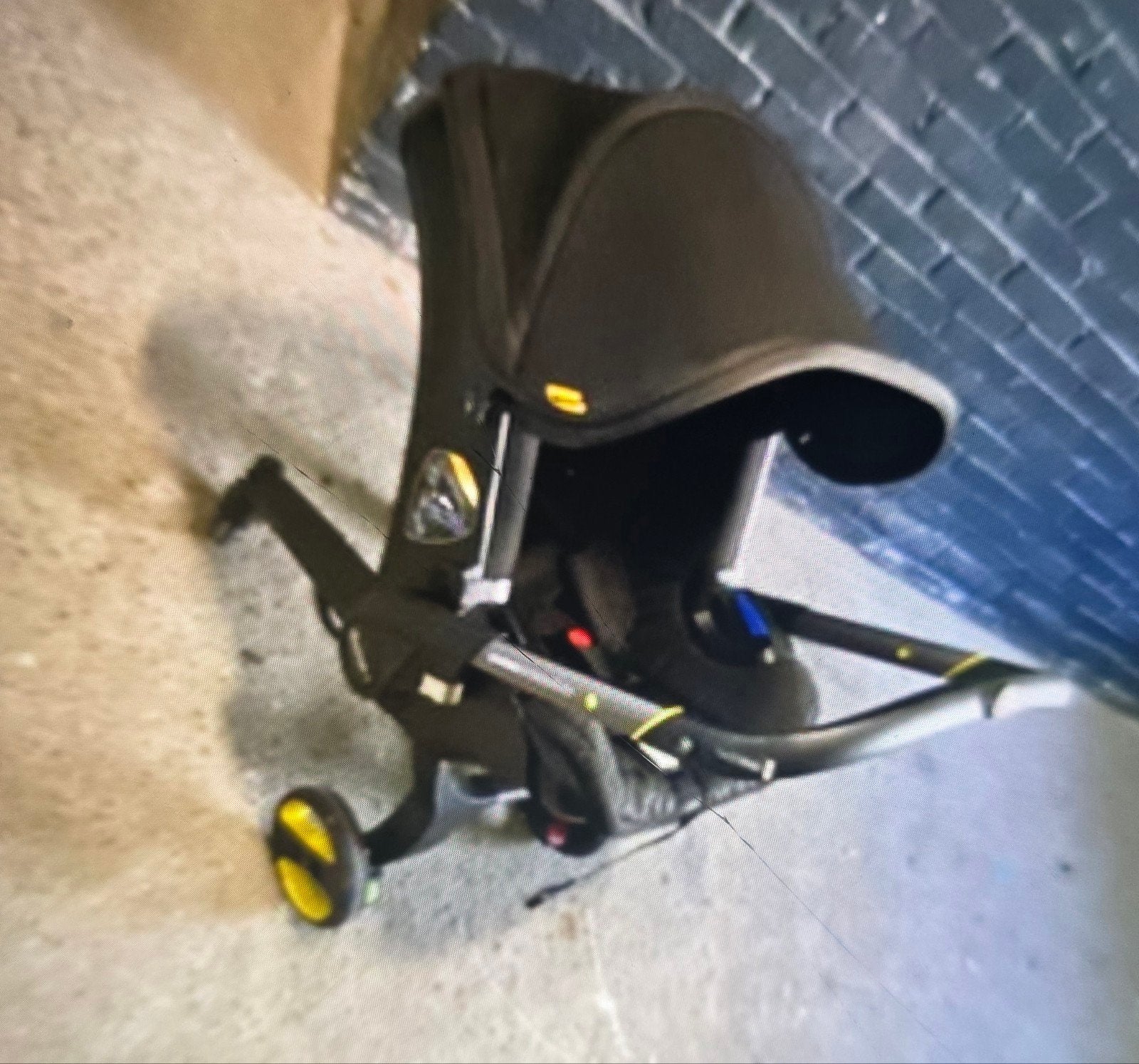 Doona autostoel en kinderwagen in 1, Ophalen, Gebruikt, Overige merken, Zonnekap