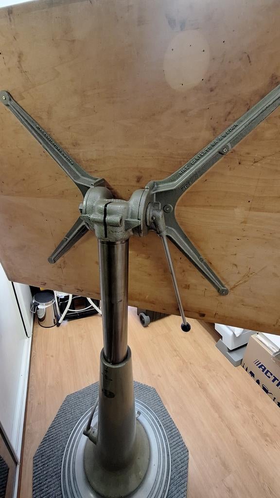 Nike Eskilstuna Tekentafel - Industrieel Design, Doe-het-zelf en Verbouw, Tekentafels, Ophalen, Gebruikt, 150 tot 170 cm