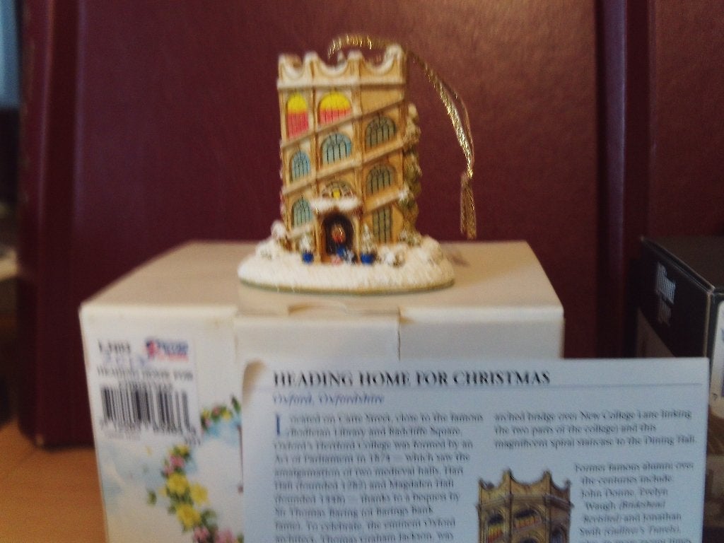 Lilliput Lane - Heading Home for Christmas - kerstboomhanger, Ophalen of Verzenden, Zo goed als nieuw, Overige typen