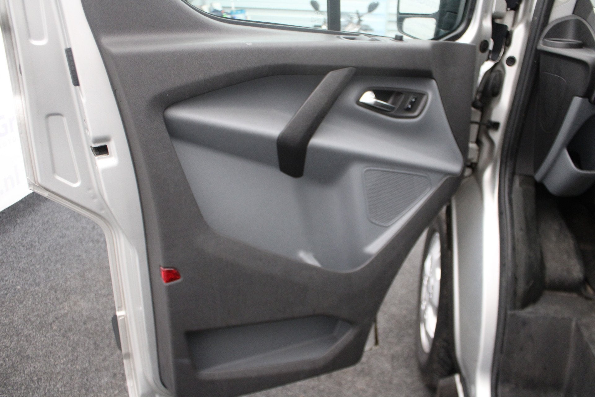 Foto 9 van Ford Transit Custom 270 2.2 TDCI L1H1 Trend camera, navi, ai