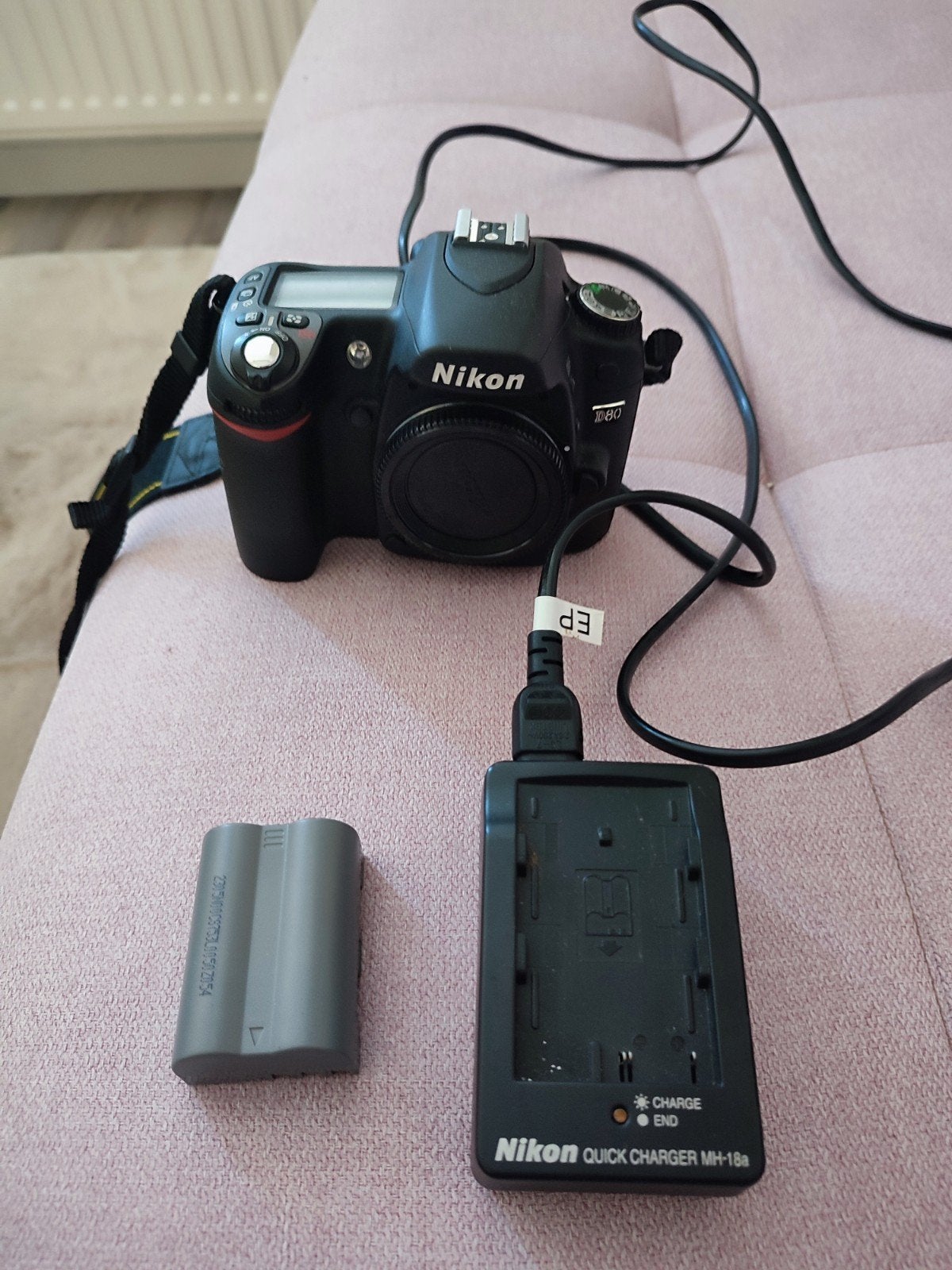 Nikon D80 Let op ! Defect!, Ophalen of Verzenden
