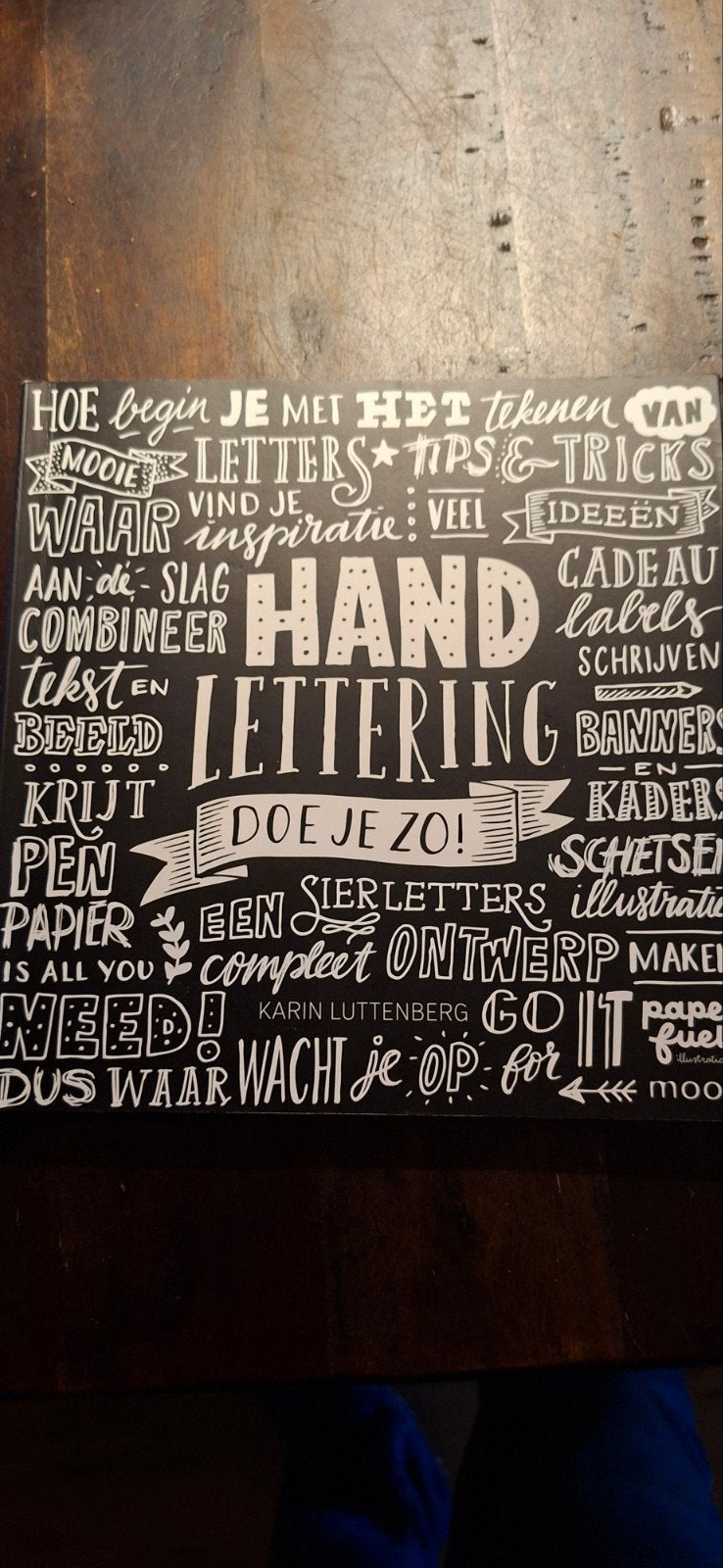Handlettering Doe Je Zo! - Karin Luttenberg, Ophalen of Verzenden, Zo goed als nieuw, Overige onderwerpen, Karin Luttenberg