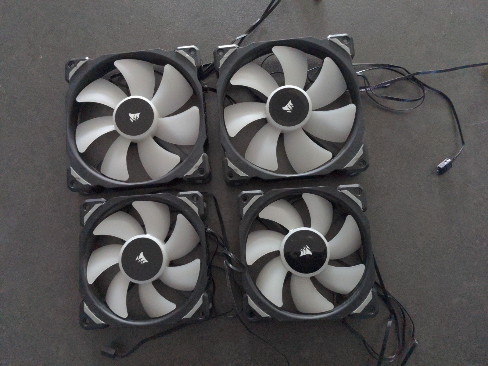 2x Corsair ml120 en 2x Corsair ml140 ventilatoren, Computers en Software, Ophalen, Zo goed als nieuw, Luchtkoeling