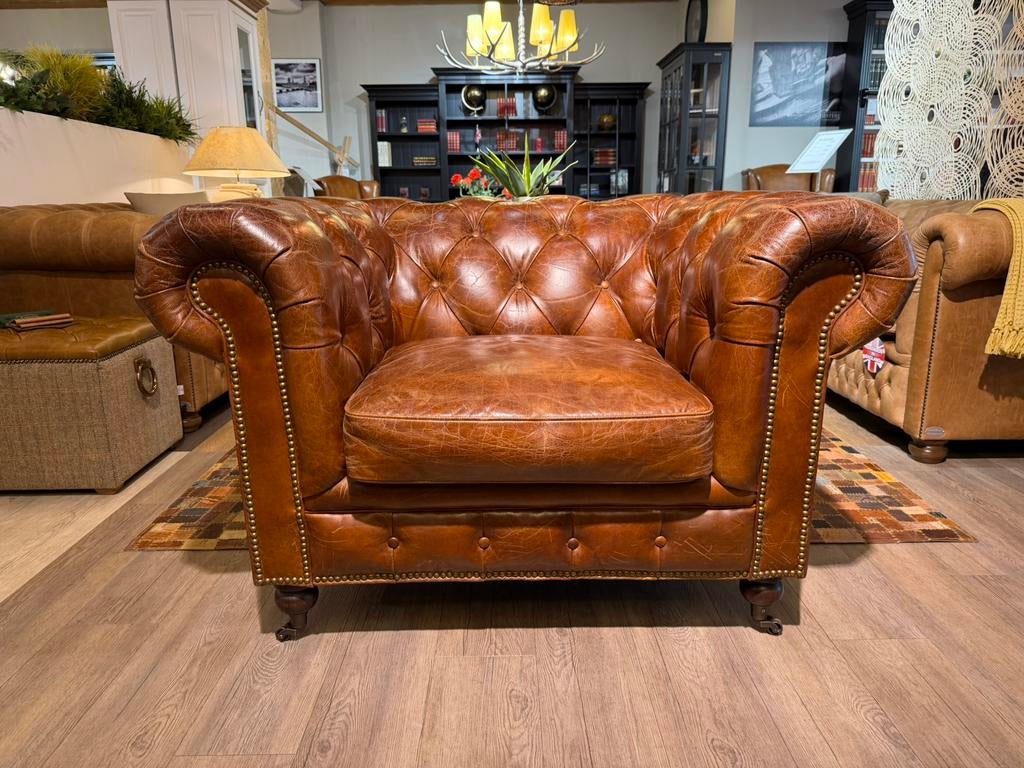 Stoere industriële Chesterfield clubfauteuil Vintage Cognac, Huis en Inrichting, Fauteuils, Ophalen of Verzenden, Zo goed als nieuw