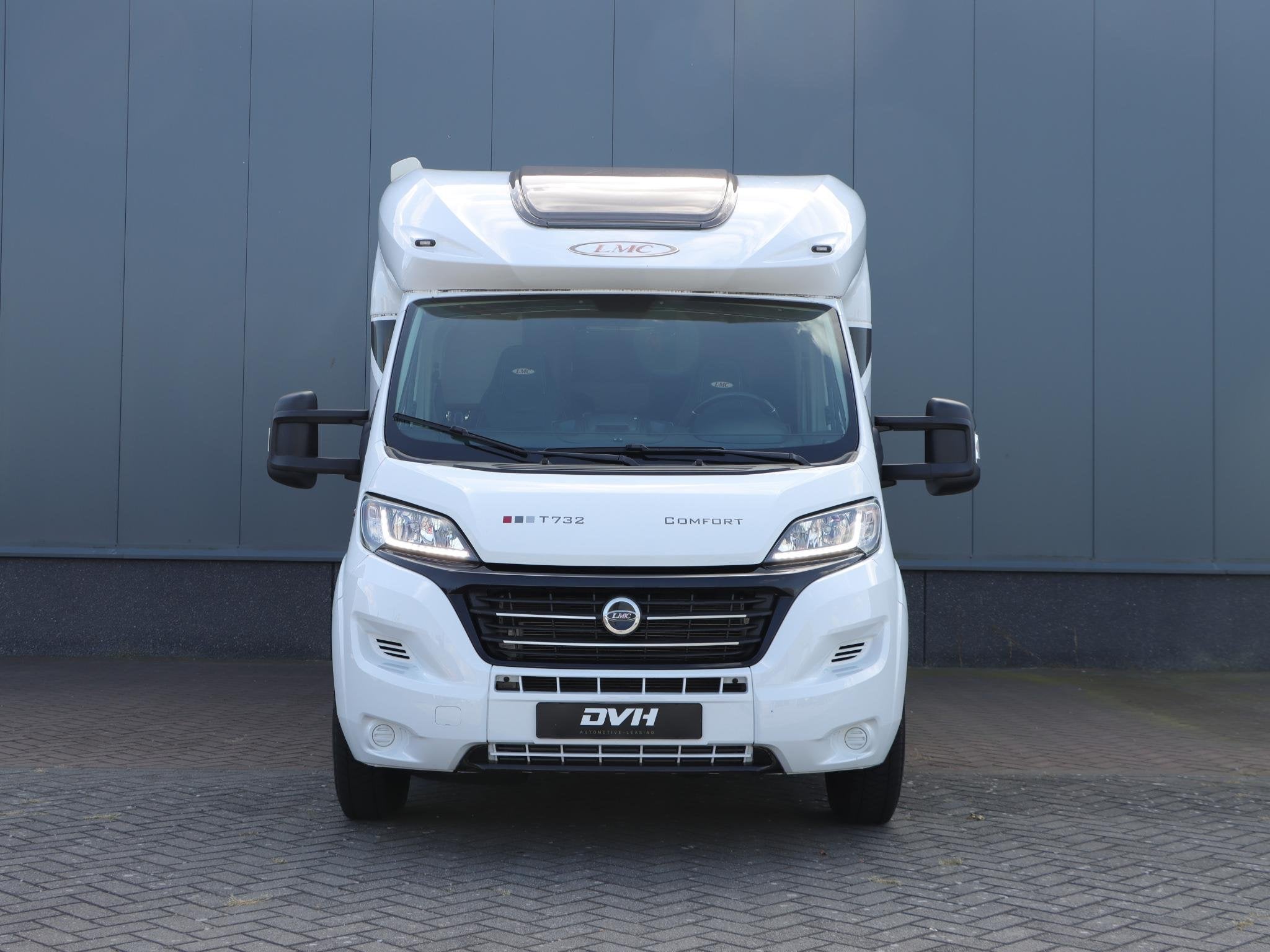 Lmc Cruiser Comfort T732 AIRCO | HEFBED | 1e EIG, Standaard zit, 7 tot 8 meter, Bedrijf, Half-integraal
