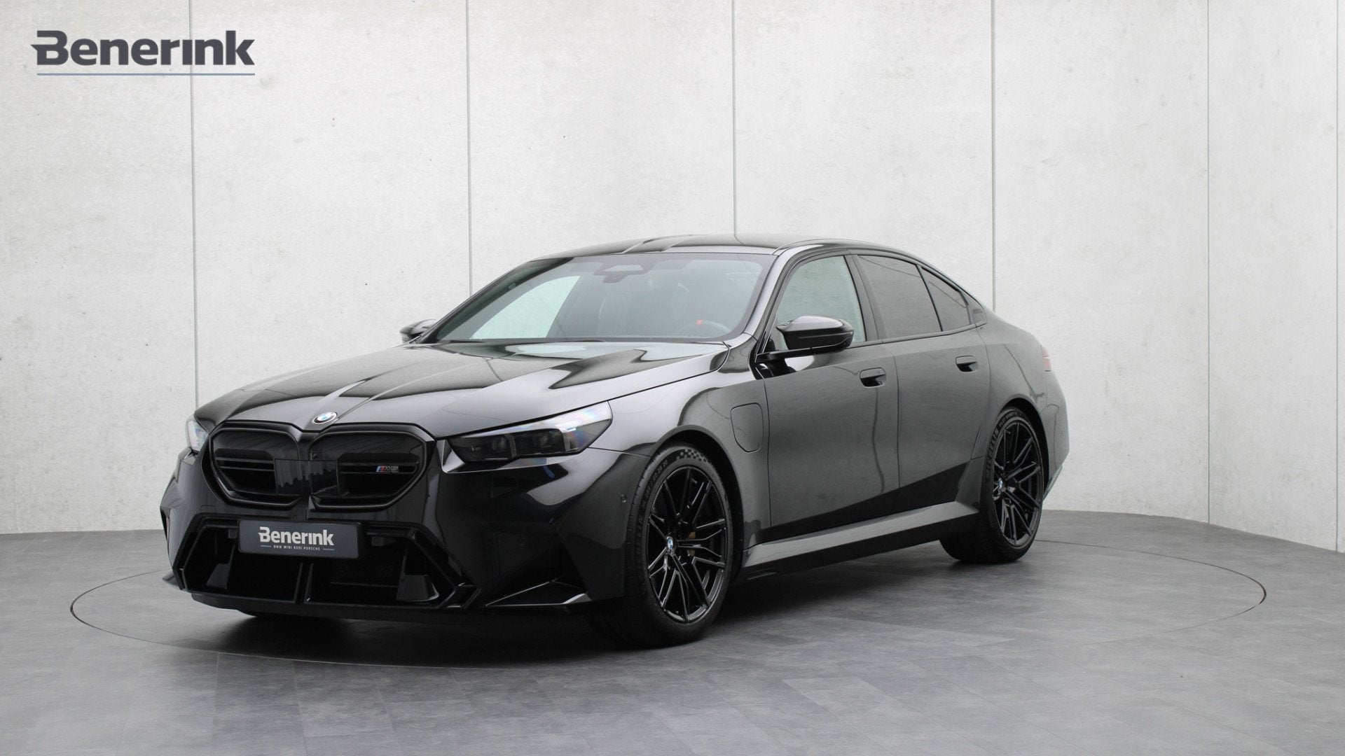 BMW M5 Sedan | Ultimate Package | M Drivers Package | Bowers, 12 maanden, Gebruikt, 4395 cc, Leder