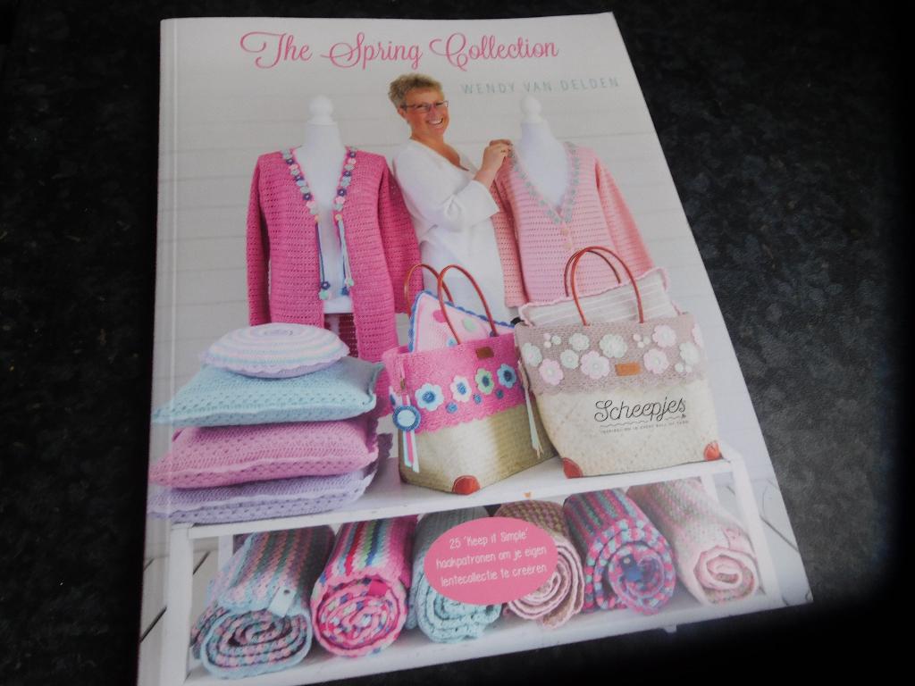 the spring collection == Wendy van Delden  haken / haakboek, Hobby en Vrije tijd, Ophalen of Verzenden, Zo goed als nieuw, Haken