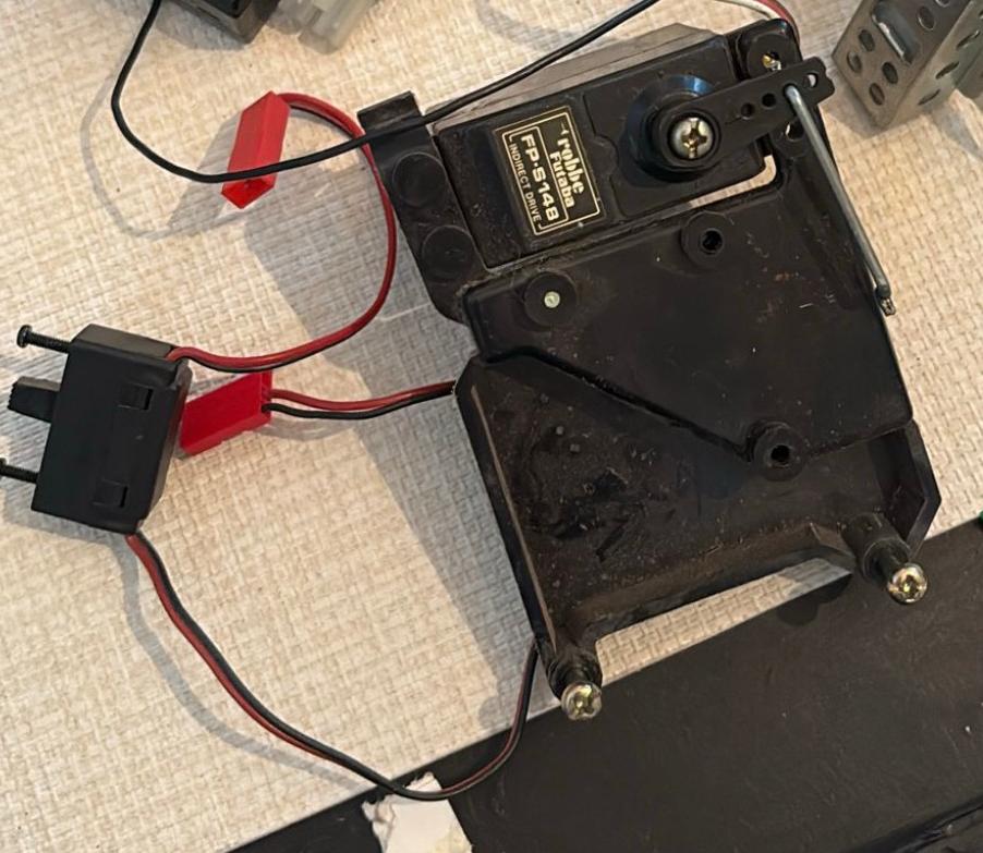 Futaba Servo FPS-143 met schakelaar en toebehoren, Ophalen of Verzenden, Gebruikt