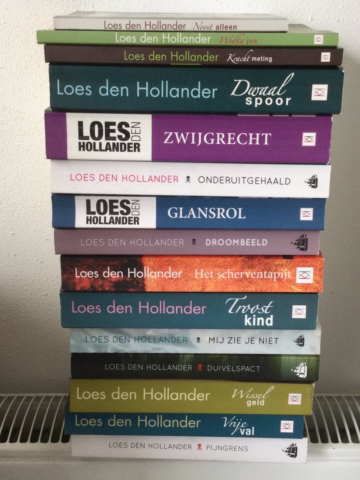 Thrillers van Loes den Hollander, Boeken, Ophalen of Verzenden, Zo goed als nieuw