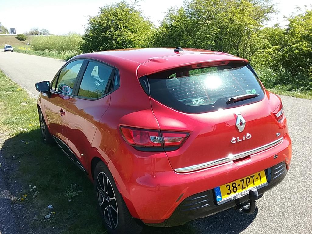 Renault Clio Energy TCe 90pk S&S Eco2 2013 Rood, Voorwielaandrijving, 898 cc, Stof, 40 €/maand
