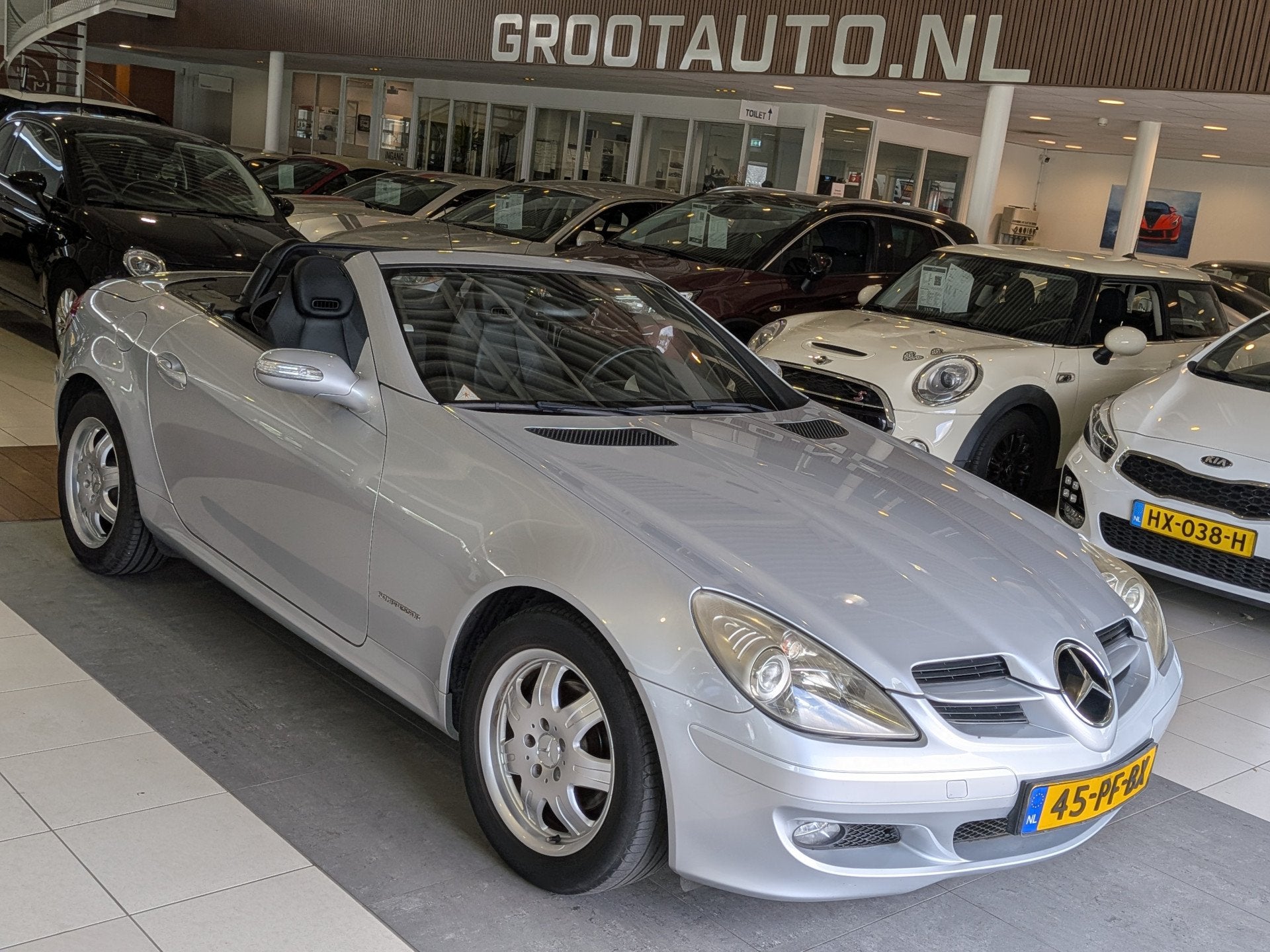 Mercedes-Benz SLK 200 K. Airco, Cruise Control, Stuurbekrach, Automaat, Achterwielaandrijving, Zwart, 4 cilinders