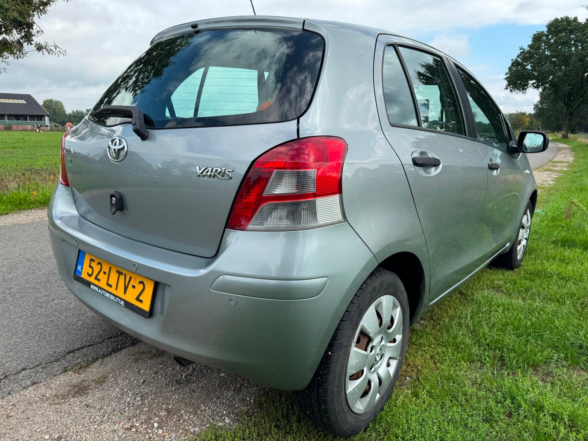 Toyota Yaris 1.3 VVTi Comfort hartstikke betrouwbaar met air, Auto's, Voorwielaandrijving, Zwart, 4 cilinders, Bedrijf