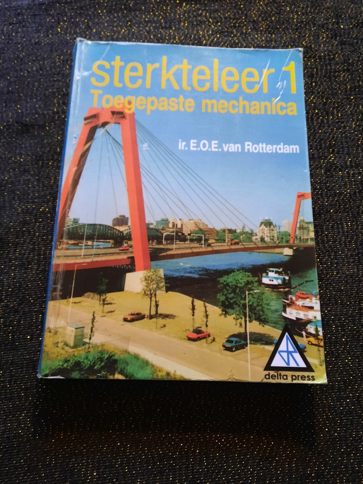 Sterkteleer 1 Toegepaste mechanica -ir. E.O.E. van Rotterdam, Boeken, Ophalen of Verzenden, Gelezen, Bouwkunde, Ir. E.O.E. van Rotterdam
