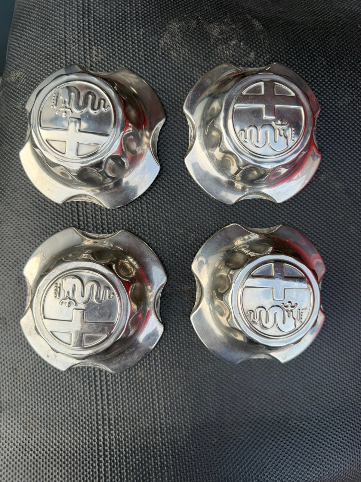 Alfa Romeo naafdoppen, Verzenden, Zo goed als nieuw