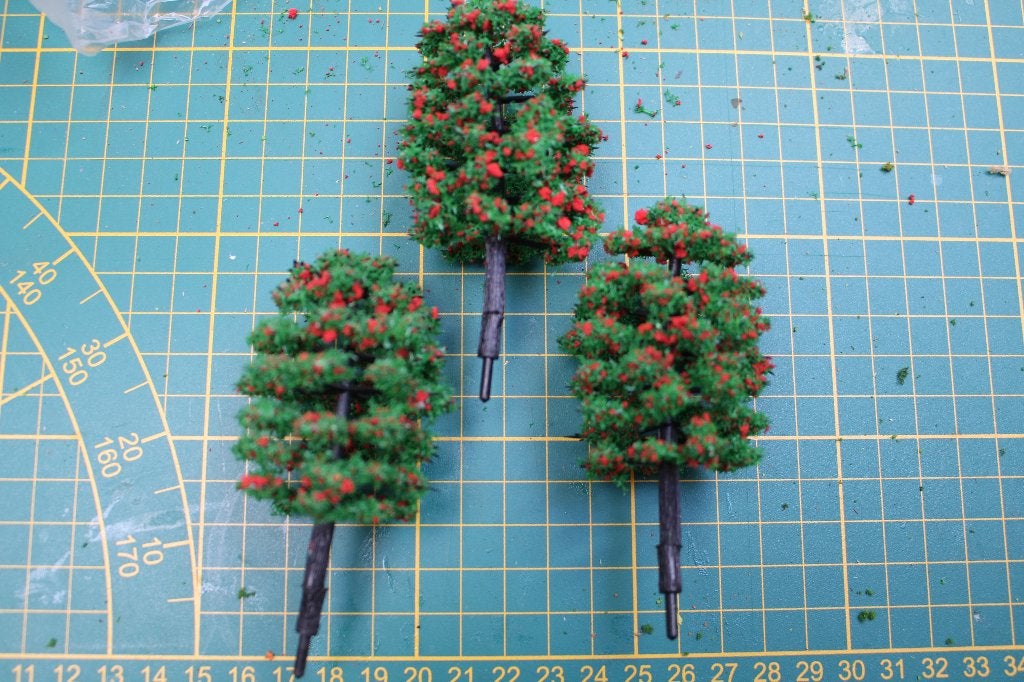 bomen   lot 7    , 3   stuks, Hobby en Vrije tijd, Modeltreinen | H0, Ophalen of Verzenden, Gelijkstroom of Wisselstroom, Natuur