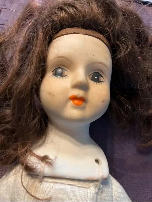 Antieke Porseleinen Pop met Bruin Haar 35cm, Ophalen of Verzenden, Gebruikt, Pop