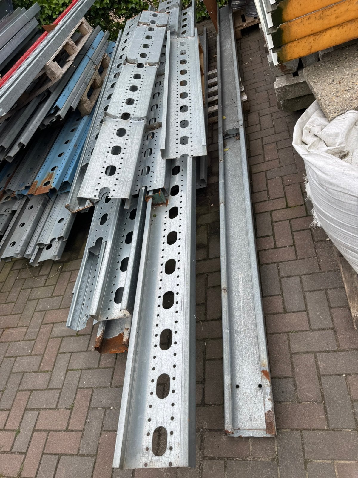 Liggers tbv entresolvloer, verdiepingsvloer, zolder, Ophalen, 250 mm of meer