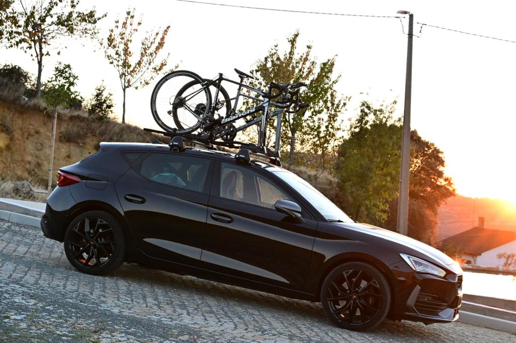 Thule WingBar Edge Black dakdragers | Cupra Leon, Auto diversen, Dakdragers, Zo goed als nieuw, Ophalen