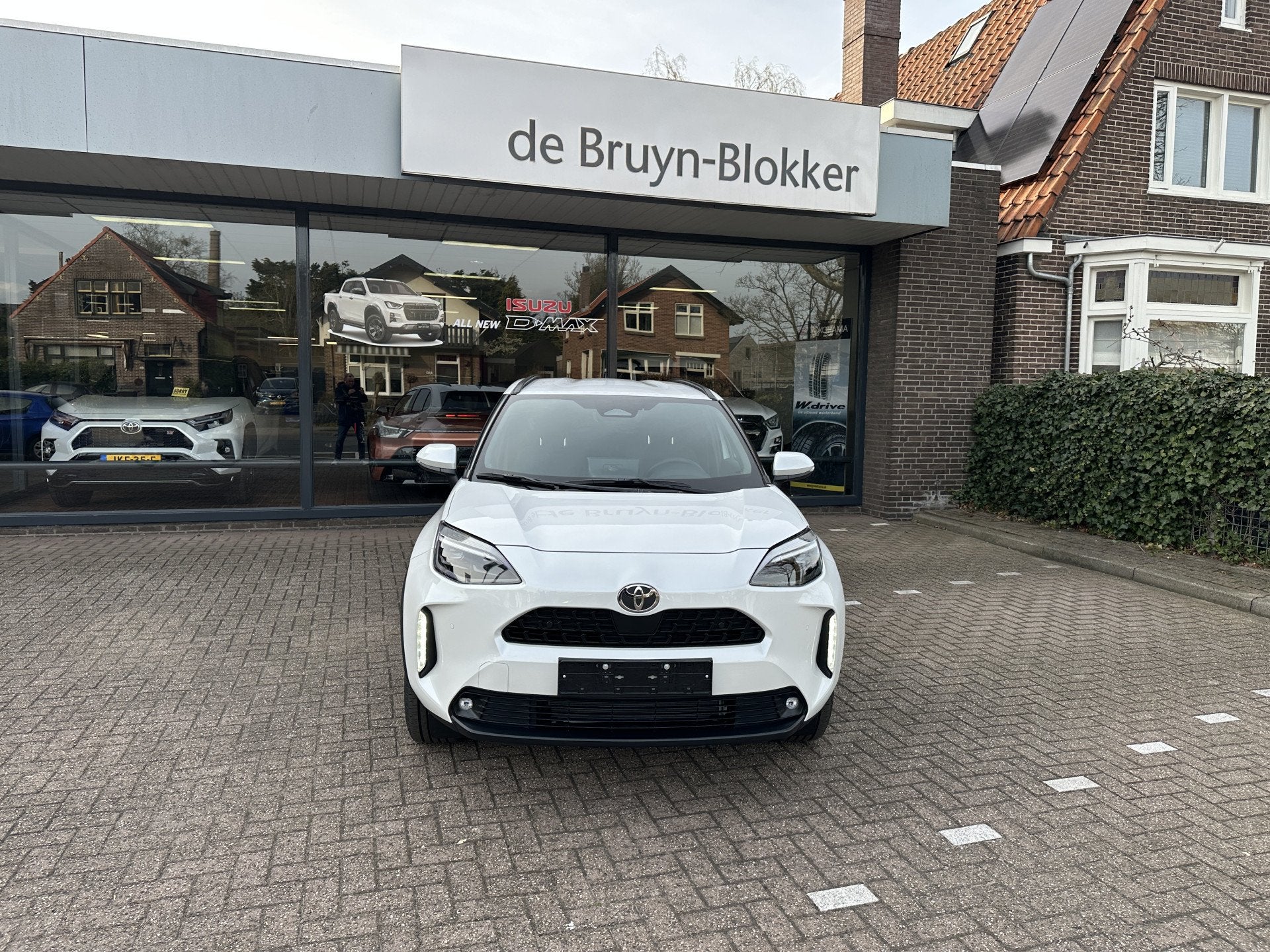Toyota Yaris Cross 1.5 Hybrid 130 Dynamic + Comfort Pack dod, Gebruikt, Zwart, 24 maanden, Bedrijf