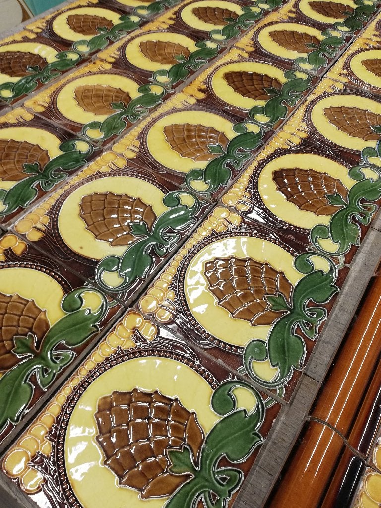 20 x Prachtige art nouveau / jugendstil tegel Dennenappel, Ophalen