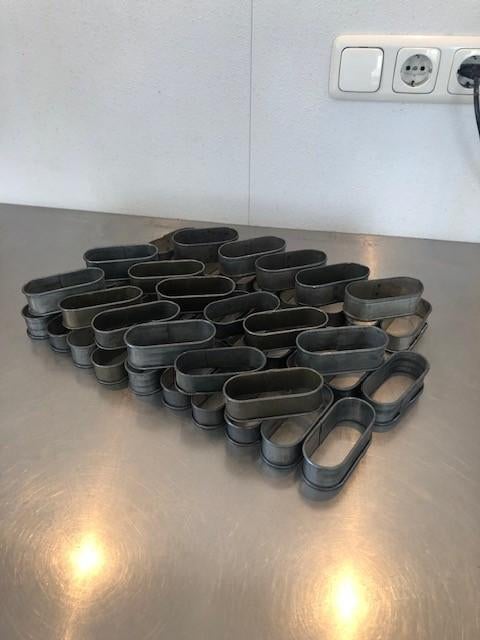 Kanoringen / Cakeringen !, Hobby en Vrije tijd, Taarten en Cupcakes maken, Ophalen of Verzenden, Zo goed als nieuw, Cupcakes, Bakvorm