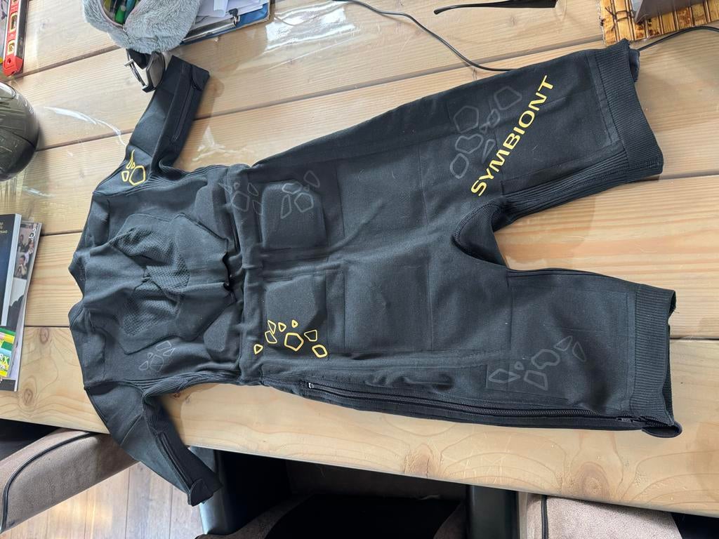 Symbiont Tec Suit 1.5 EMS Trainingspak, Sport en Fitness, Ophalen of Verzenden, Zo goed als nieuw
