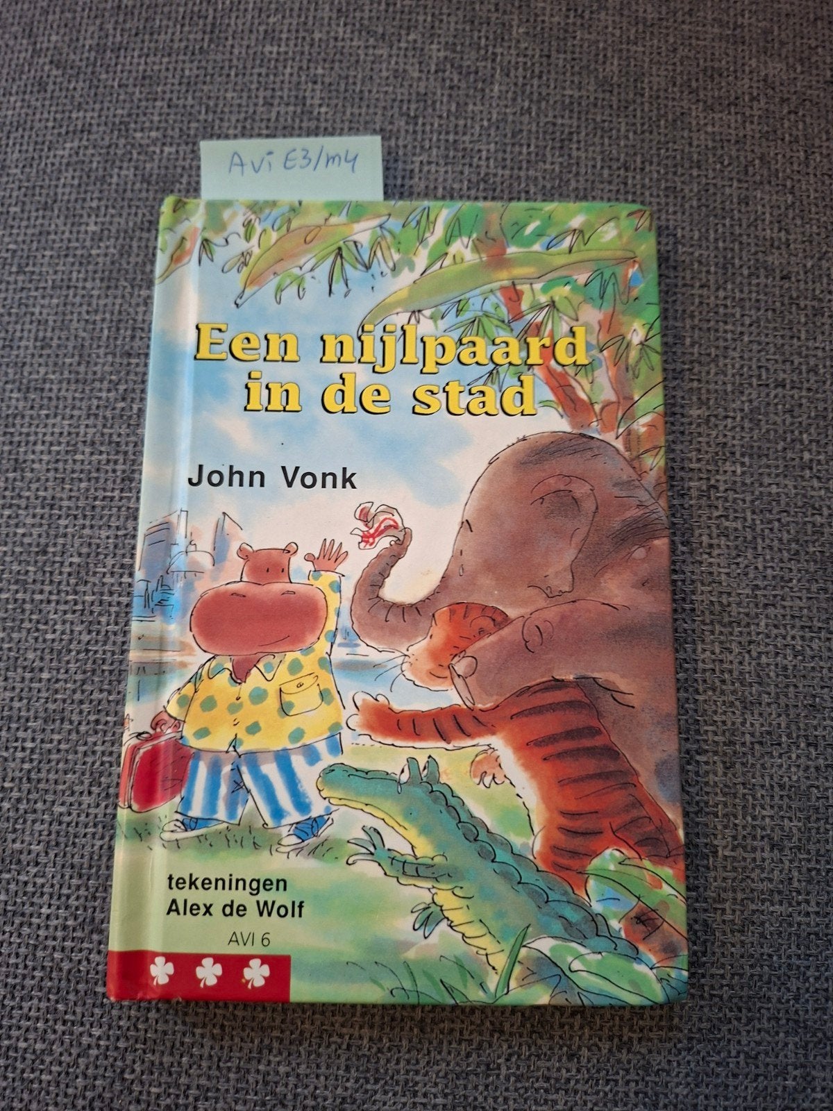 Een Nijlpaard in de Stad - John Vonk (AVI E3-M4), Ophalen of Verzenden, Zo goed als nieuw, John Vonk, Fictie algemeen