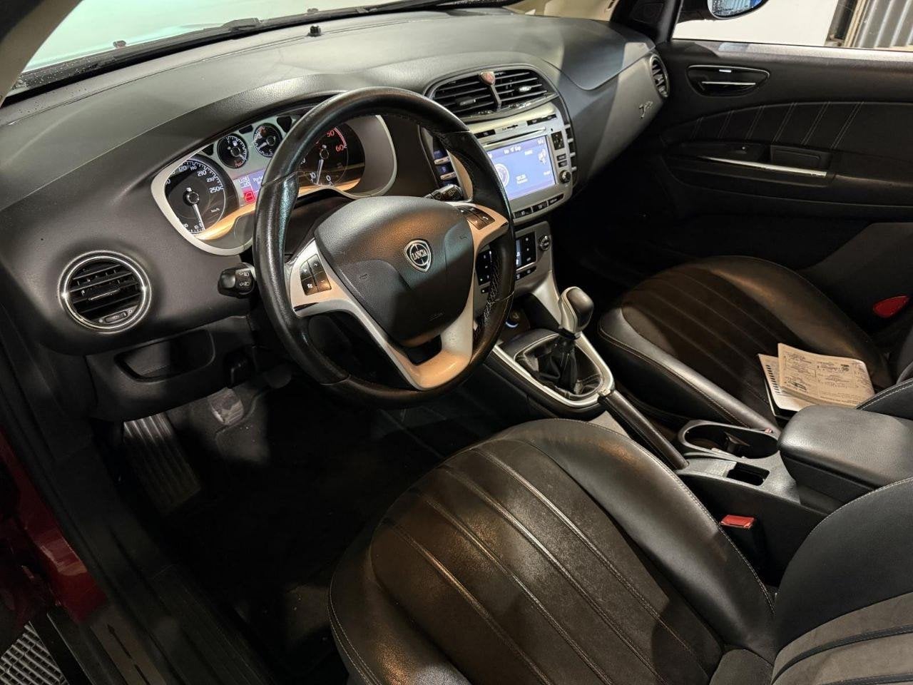 Lancia Delta 1.9-16V Twin-Turbo nieuweapk,2eigenaar, airco,, Auto's, Voorwielaandrijving, Euro 5, Gebruikt, Leder