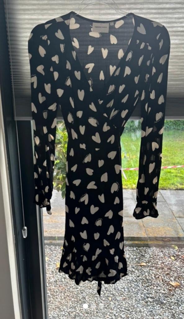 Hartjes wikkeljurk  Fabienne Chapot, Nederlandse ontwerpster, Kleding | Dames, Ophalen of Verzenden, Zo goed als nieuw, Maat 36 (S)