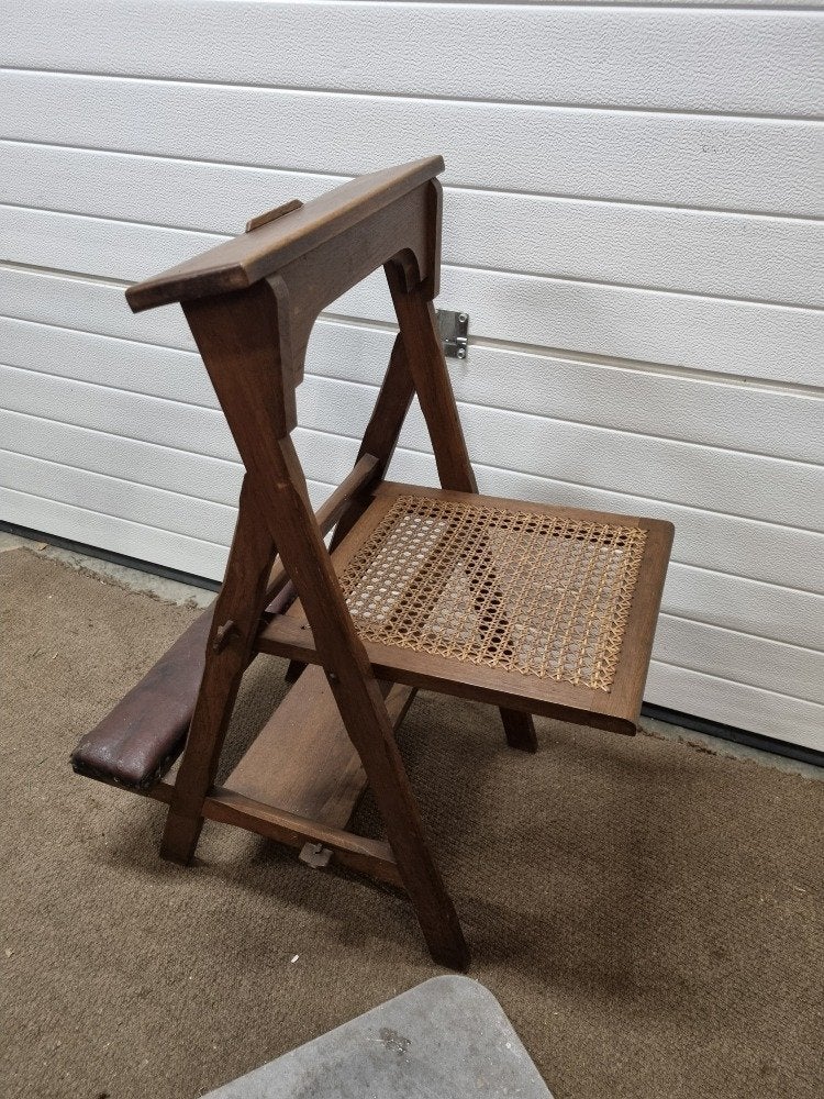 bid stoel uit de kerk antiek, Verzamelen, Religie, Ophalen of Verzenden