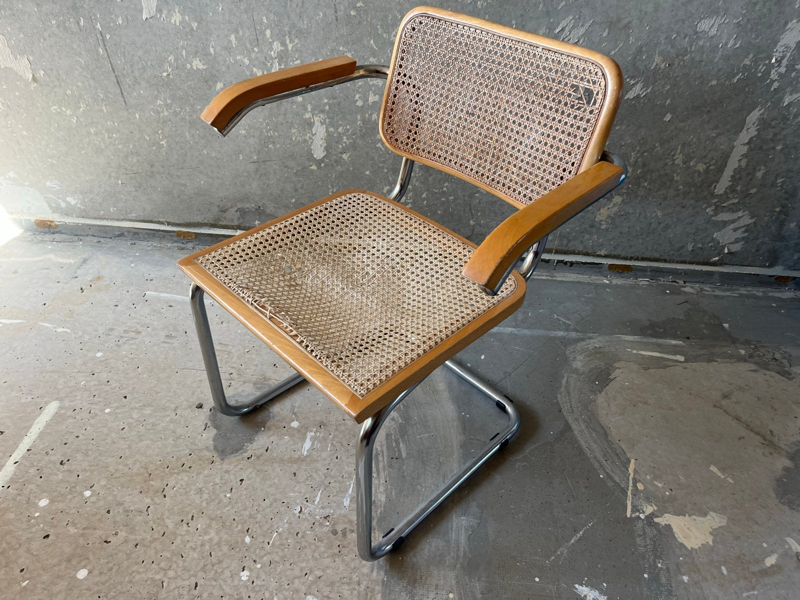 Vintage Thonet S32 Freischwinger stoel met armleuningen, Ophalen of Verzenden